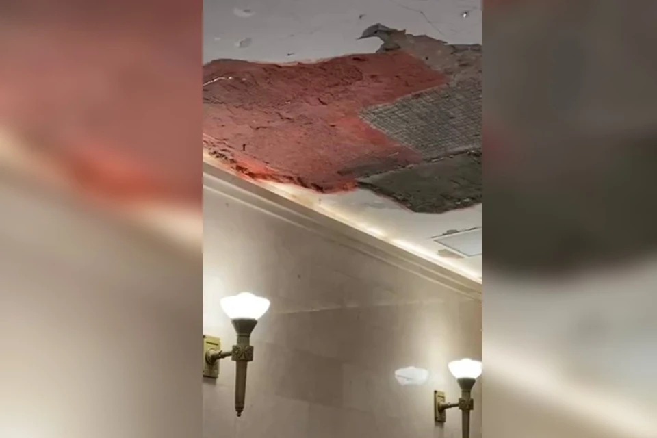 Безопасности пассажиров это пятно не угрожает. Фото: пресс-служба метрополитена