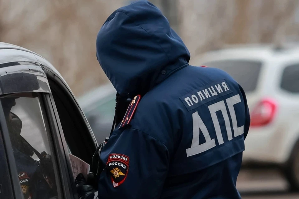 ГАИ разыскивает водителя пыльного самосвала.