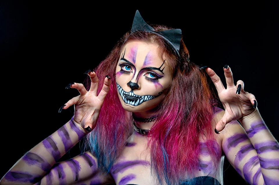Создать хэллоуинский макияж можно из подручных средств