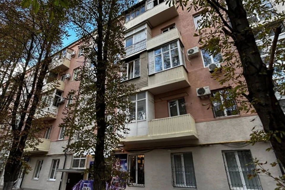 В Мариуполе завершают восстановительные работы в доме на улице Энгельса. Фото: РКС-НР