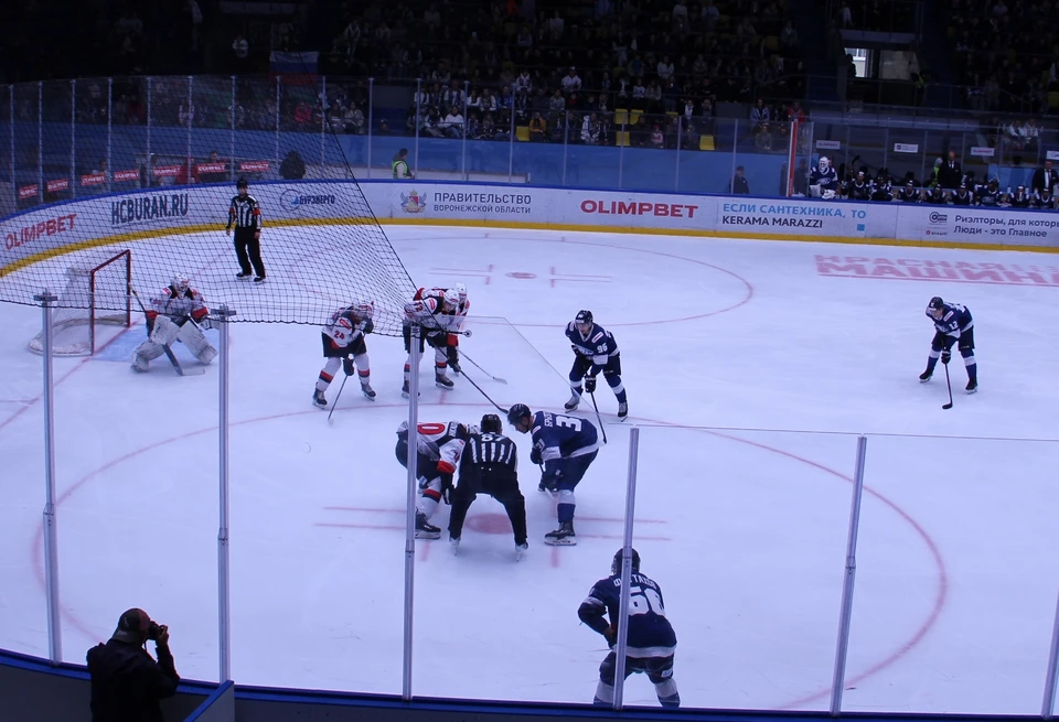 Сегодняшняя игра начнется в 17:30, завтрашняя - в 17:30, пятничная – в 17:30, субботняя – в 16:00.