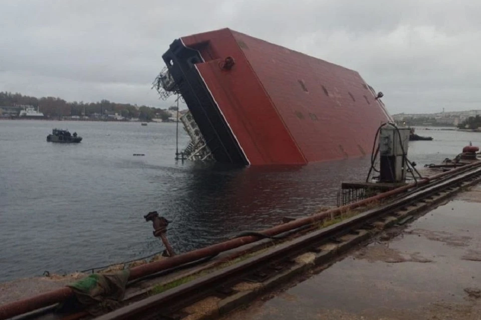 В результате ЧП погибли электромеханик и матрос. Фото: пресс-служба Южной транспортной прокуратуры