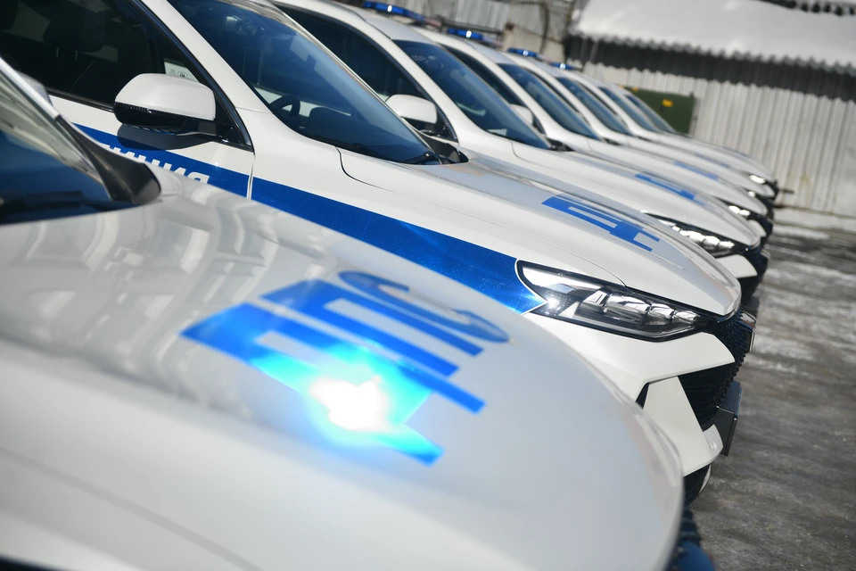 Госавтоинспекторы в Новокузнецке помогли автомобилистке.