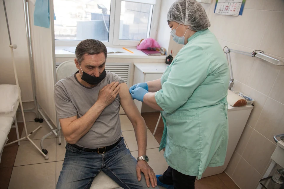 На сегодняшний день вакцинацию прошли уже более 304 тысяч человек.