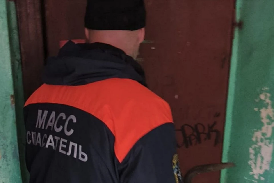 Двое из спасенных — дети. Фото: Спасатели МАСС