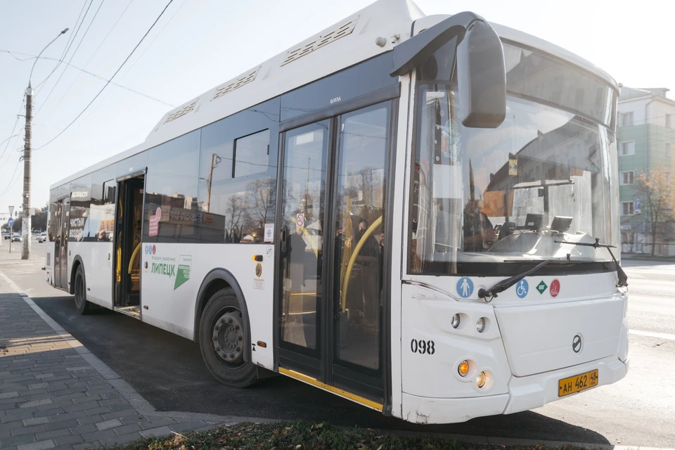 Автобус сделал 47 остановок.