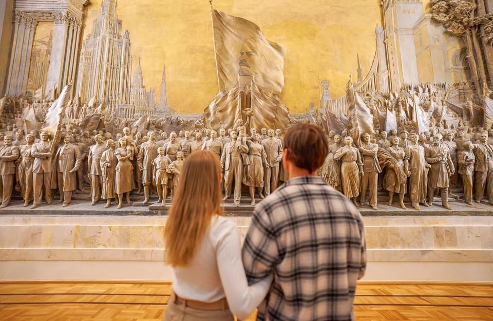 Глава Русского музея Манилова рассказала о подготовке картин к выставке на ВДНХ. Фото: mos.ru