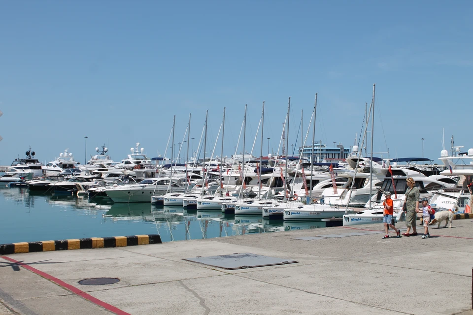 Морской порт Сочи