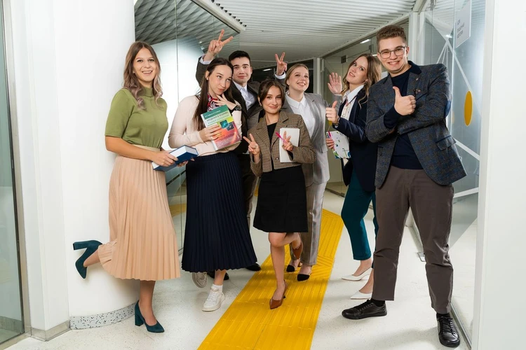 Я бы в физики пошел, кто меня научит?