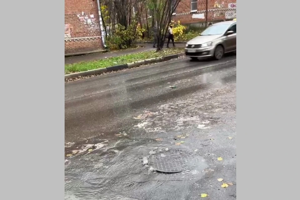 В Горроще Рязани произошел прорыв канализационной трубы.