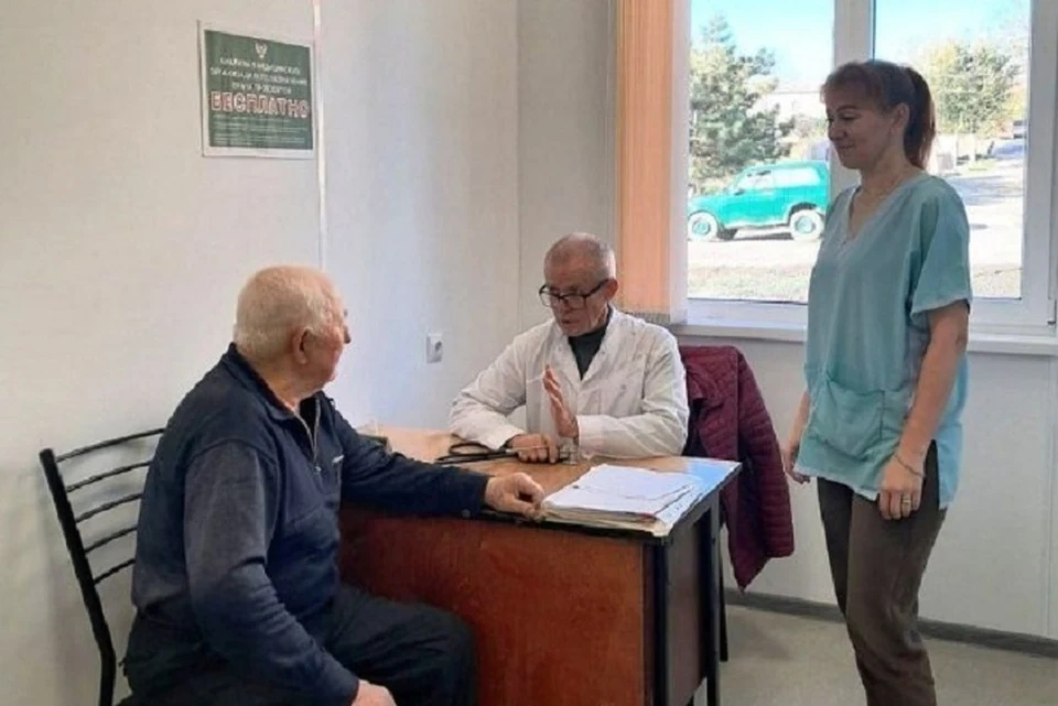 Врачи-онкологи проконсультировали пациентов на базе ФАПа в селе Кумачово. Фото: Минздрав ДНР