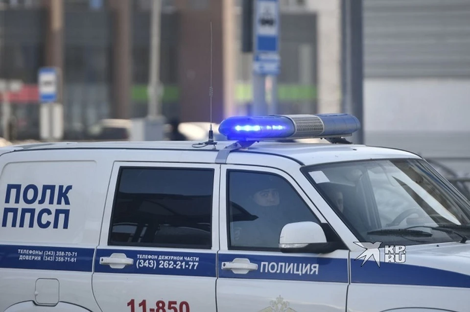 Уралец решил отомстить бывшей возлюбленной и вызвал ей наряд полиции