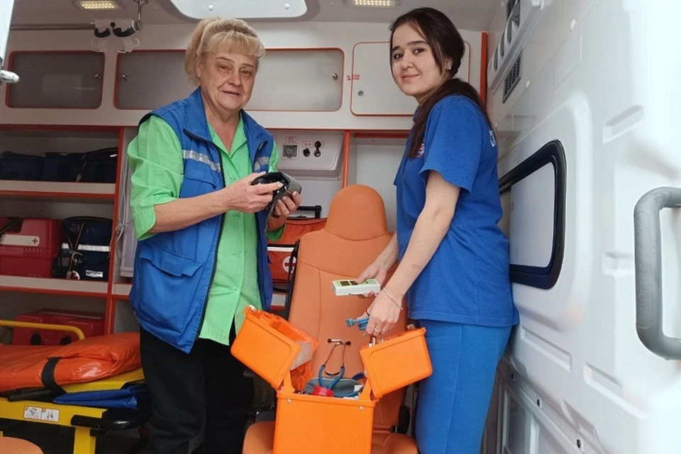 Бригада скорой помогла пациенту. Фото: пресс-служба Березовской ЦГБ