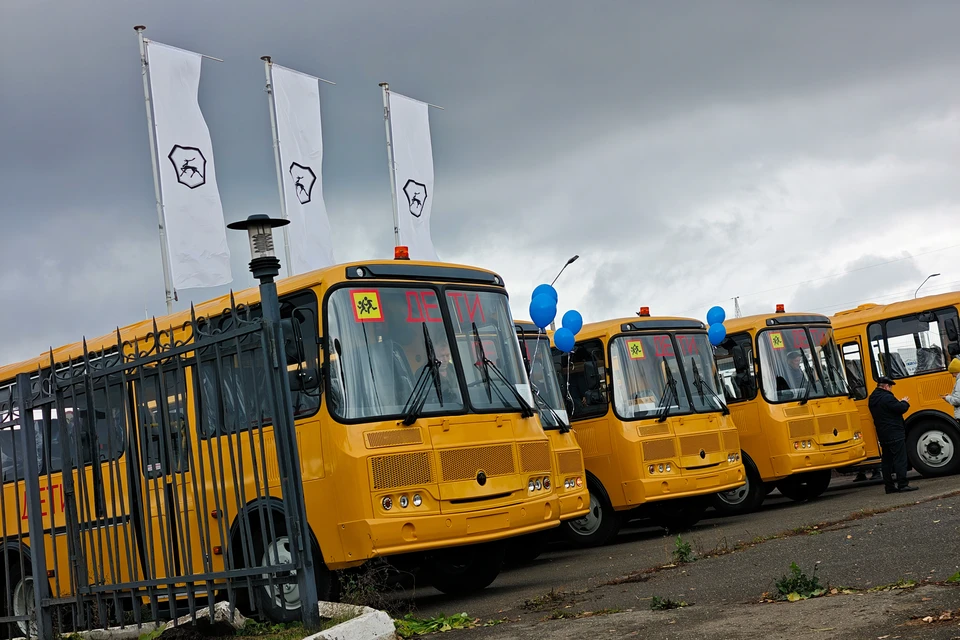 Ключи школам передали на торжественной церемонии. Фото: udmurt.ru