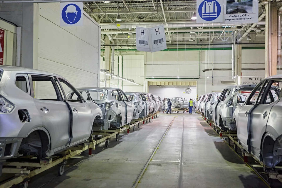 Мантуров о возобновлении производств. Artic_photo/ Shutterstock.com / Fotodom