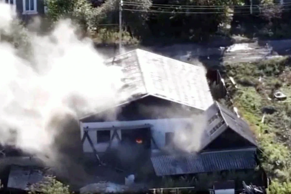 Операторы ударных дронов соединения специального назначения группировки войск «Центр» также уничтожают склады и бронетехнику вооруженных формирований ВСУ