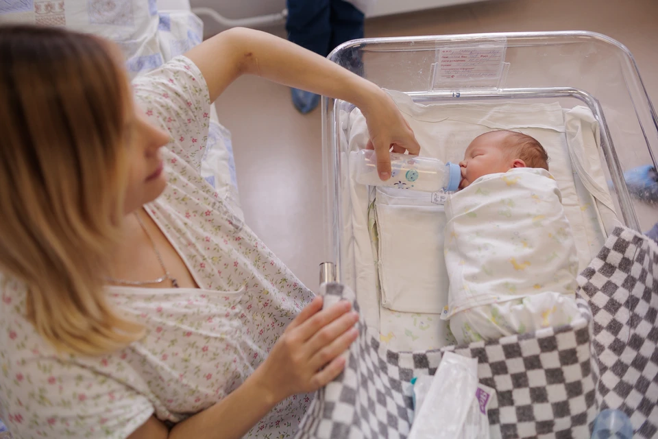 За прошедшие 10 месяцев на свет появились 2865 девочек и 3119 мальчиков.