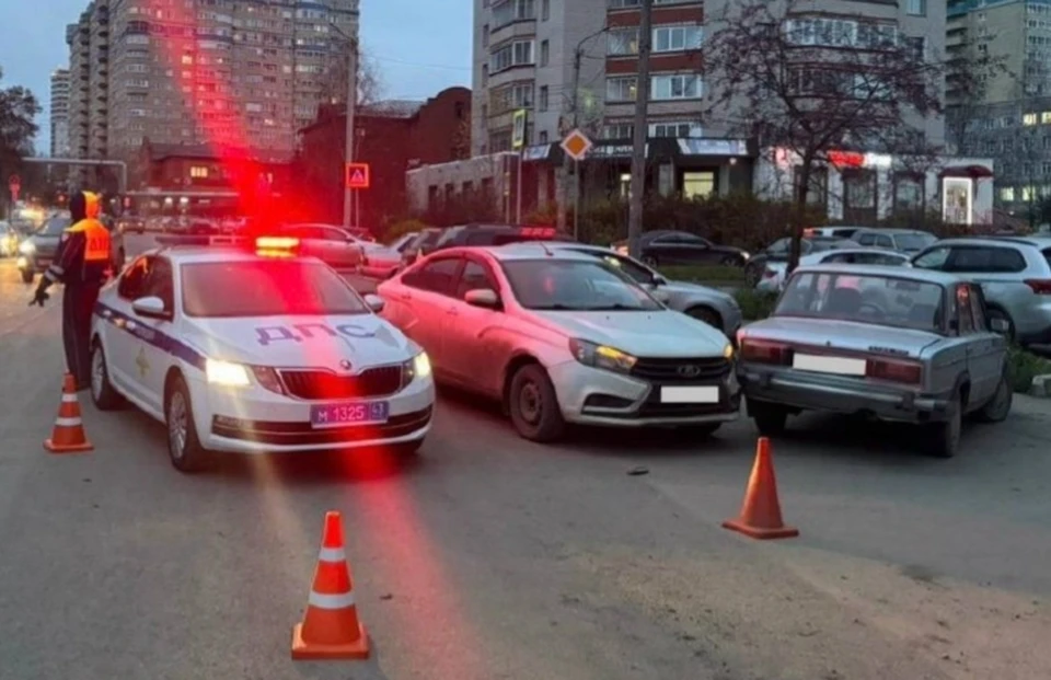 В Кирове мужчина погиб в результате столкновения с припаркованным автомобилем. Фото: ГАИ по Кировской области.