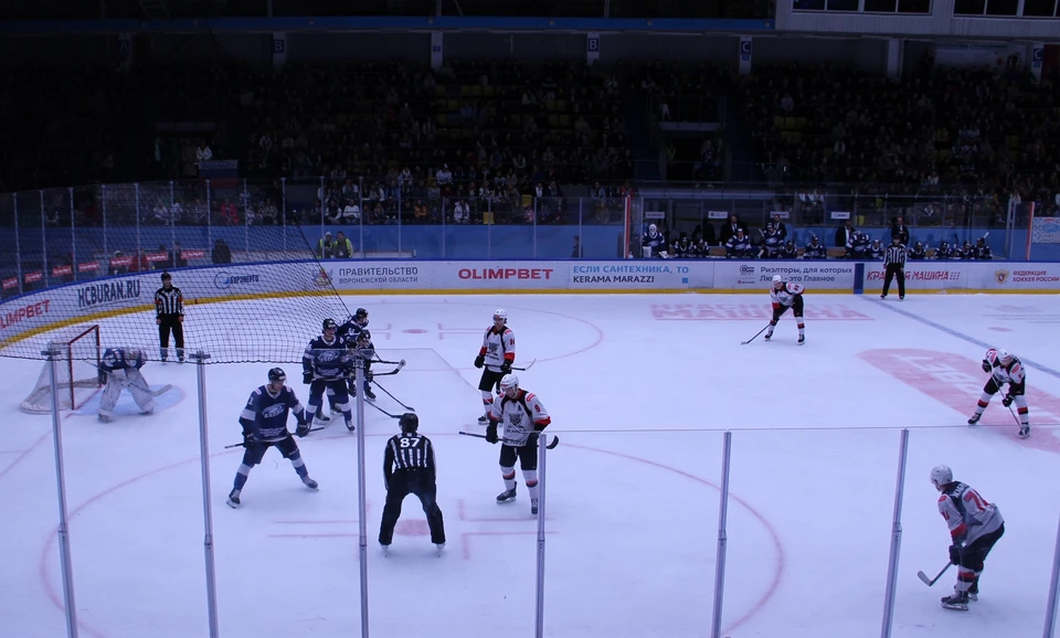 Обе предстоящие встречи начнутся в 13:00.