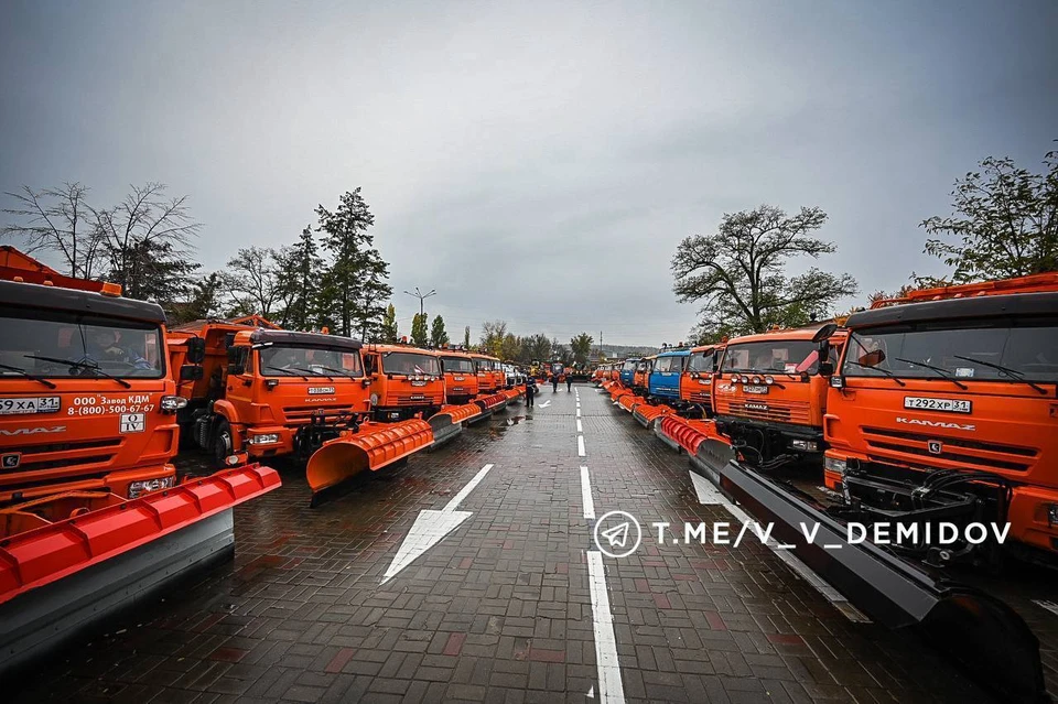 В Белгороде к зимнему периоду подготовили 123 единицы спецтехники. Фото: @v_v_demidov