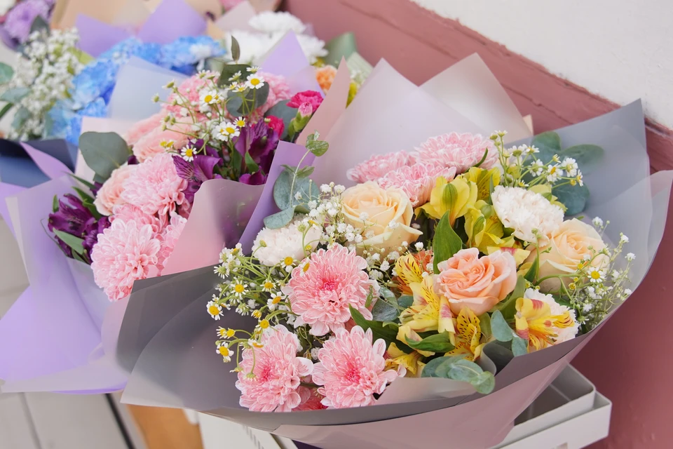 Миллион рублей потеряла 22-летняя рязанка из-за букета цветов