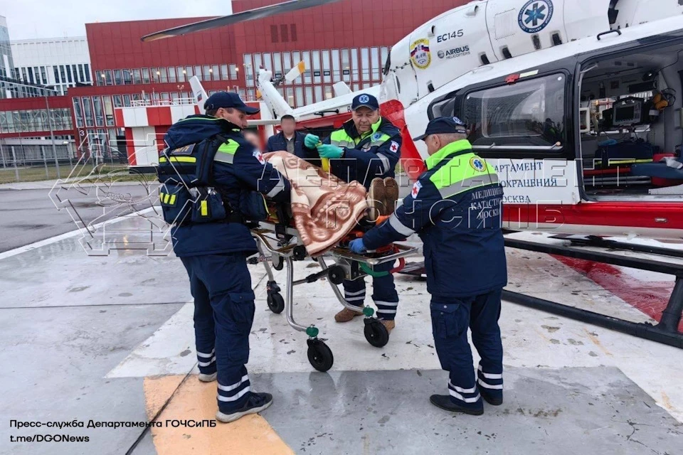 В ДТП с тремя авто в Москве пострадали два человека Фото: Департамент ГО и ЧС Москвы