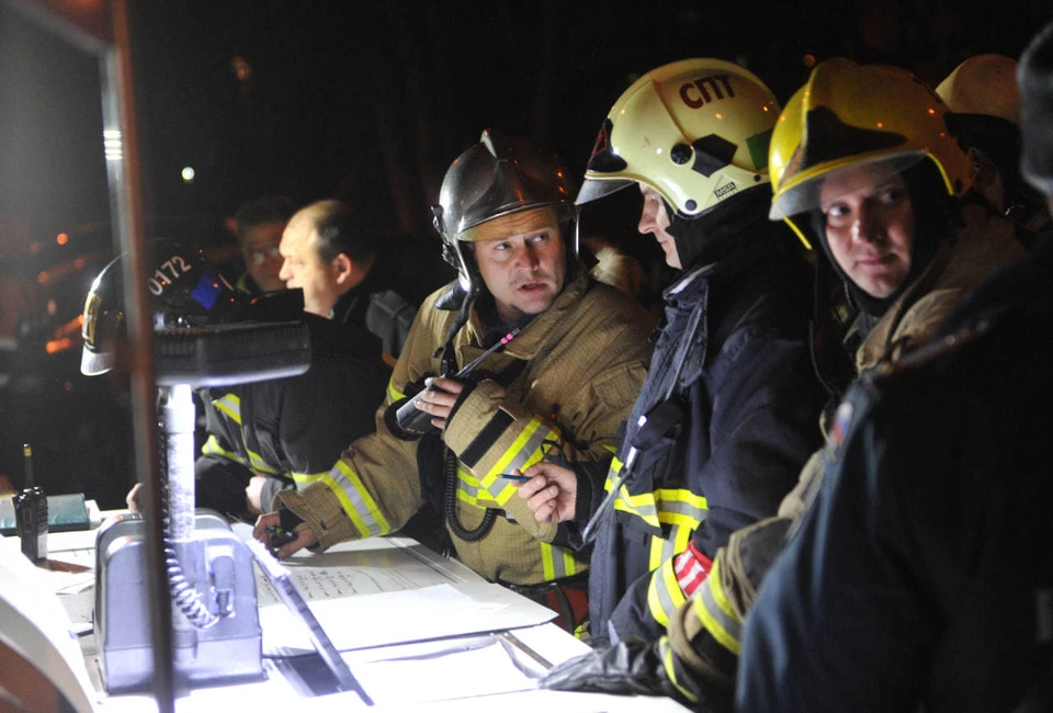 В Стерлитамаке произошел взрыв на нефтехимическом заводе, цех частично обрушился