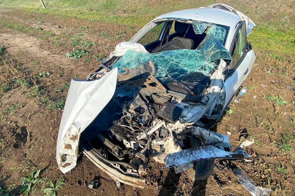 В Каховском округе в ДТП с перевернувшимся авто пострадали четыре человека Фото: ГУ МВД России по ХО