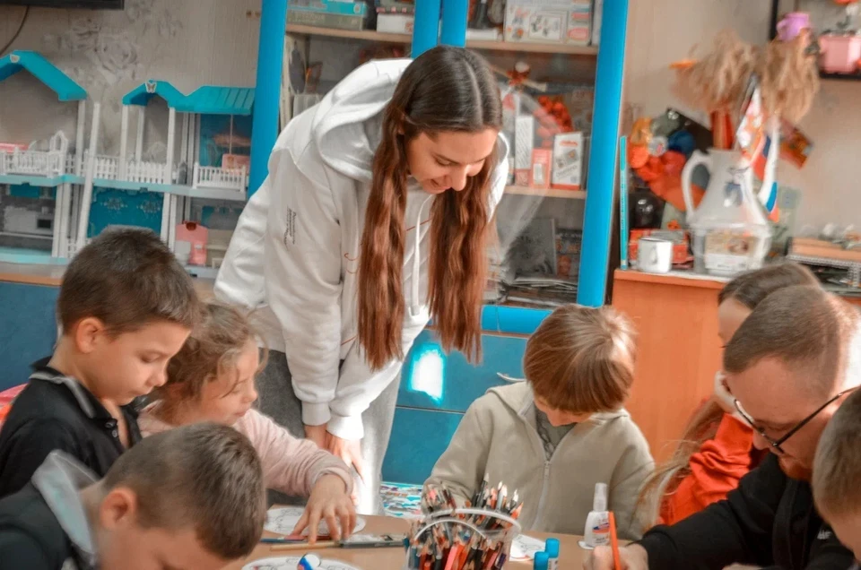 Такие встречи помогают детям социализироваться и почувствовать тепло общения. Фото: «Движение Первых»