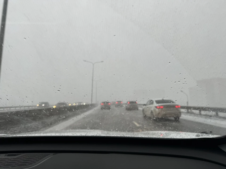 Тюменских водителей предупредили о погодной опасности на дорогах.