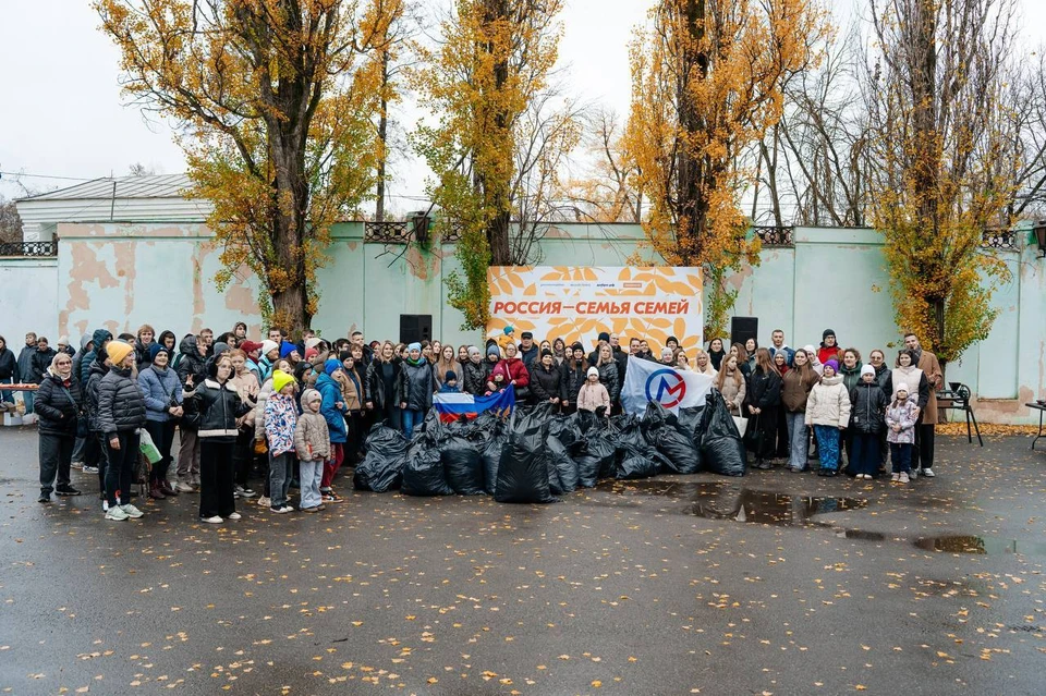 Завершился день душевным чаепитием для всех участников и фотографией на память.