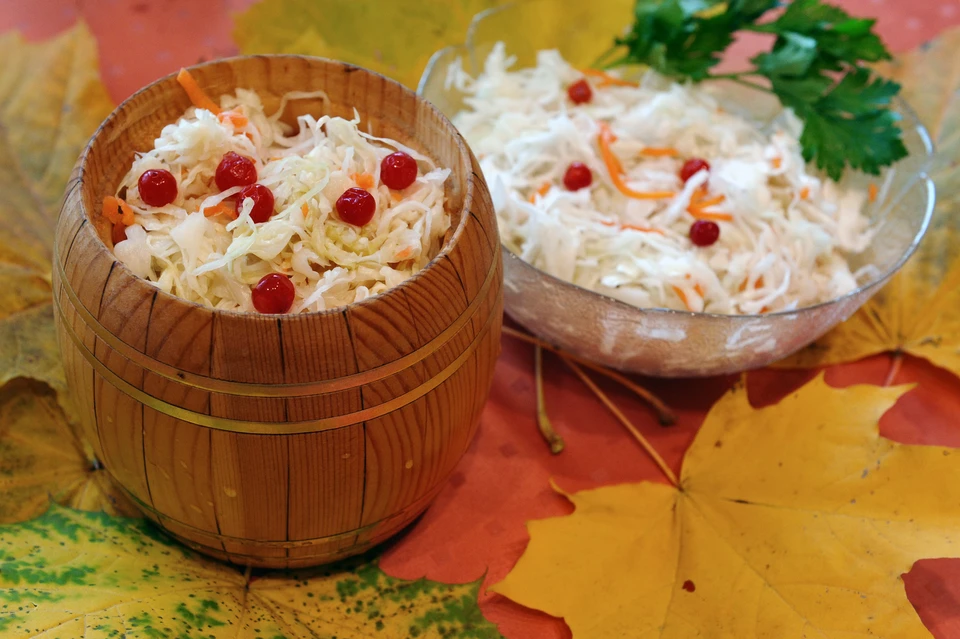 Квашеная капуста содержит пробиотики и витамин С