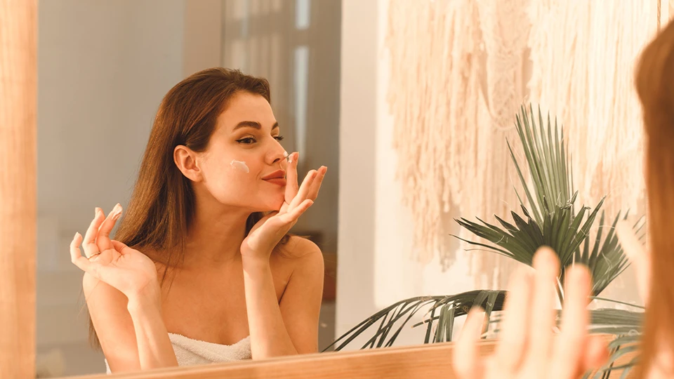 Косметолог Устинова посоветовала отказаться от средств с ретинолом при экземе