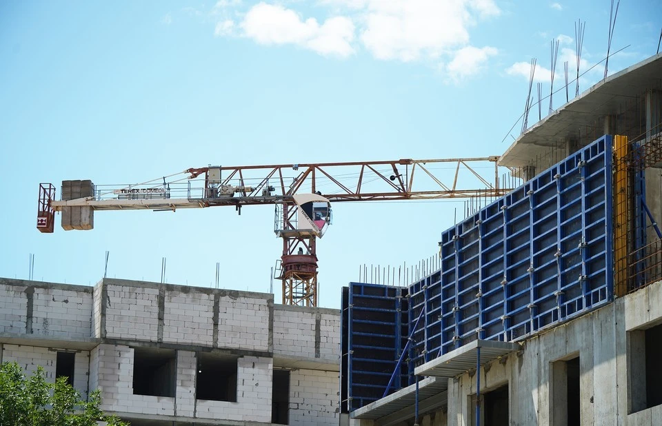 На территории ДНР возводят 97 многоквартирных домов