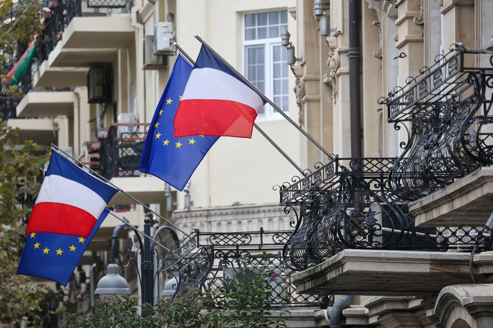 Франция опровергла слухи о введении визовых ограничений для россиян