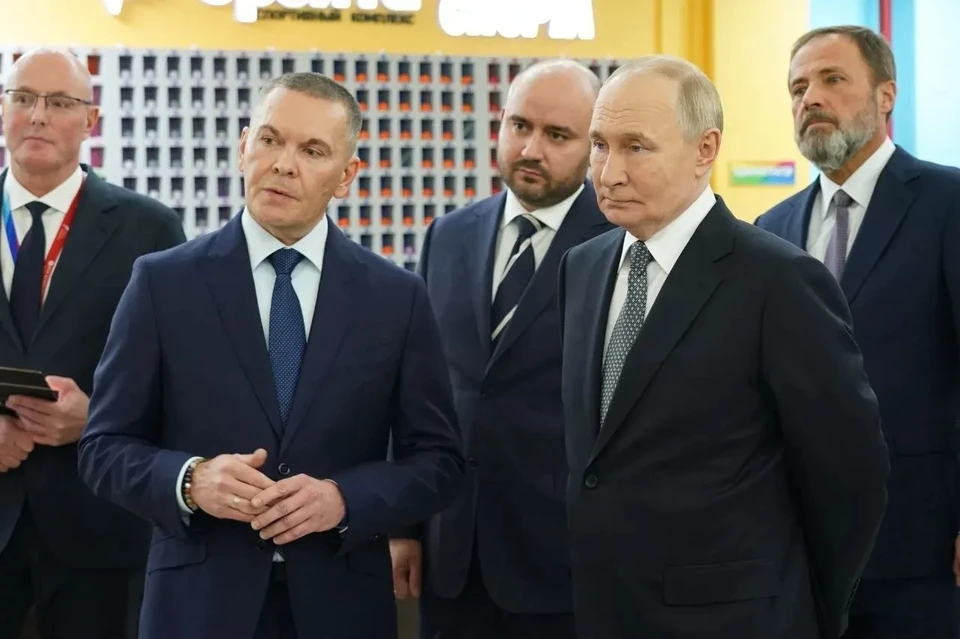 Владимиру Путину по ВКС представили новые спортивные объекты, которые открылись в России в 2025 году. Фото: Ирина Быкова