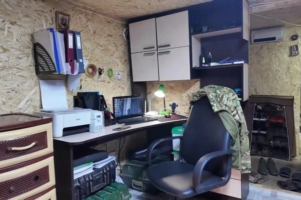 Место для работы и отдыха оборудовали российские бойцы всего в сотне метров от врага. Фото: Народный фронт Запорожской области