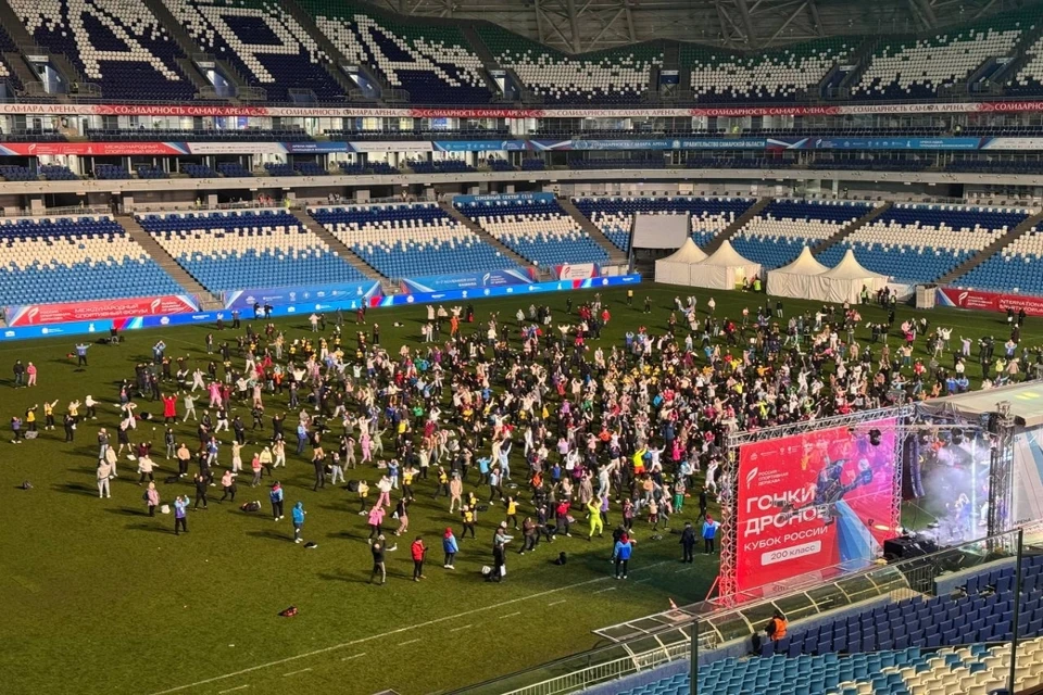 Участники фестиваля провели тренировку на стадионе