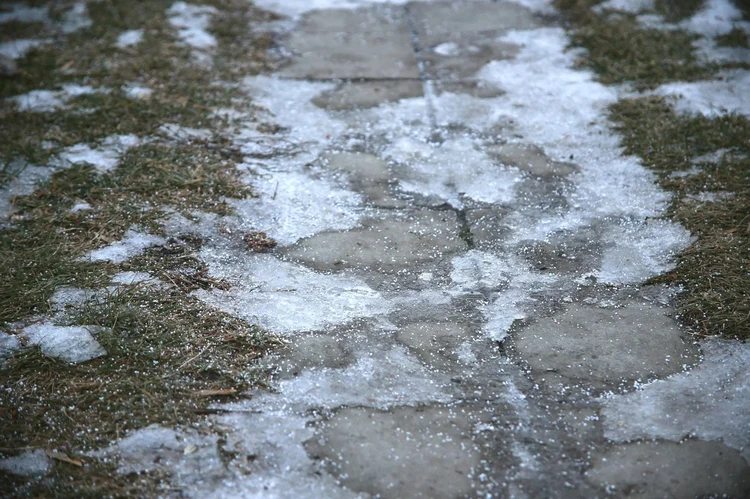 Пасмурно и мокрый снег: в Красноярске синоптики обещают ветреную и скользкую неделю