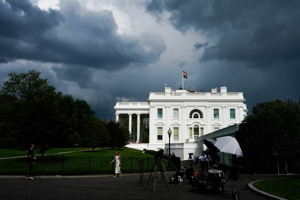 В Белом доме скорректировали заявление Орбана о снятии санкций США с Венгрии.