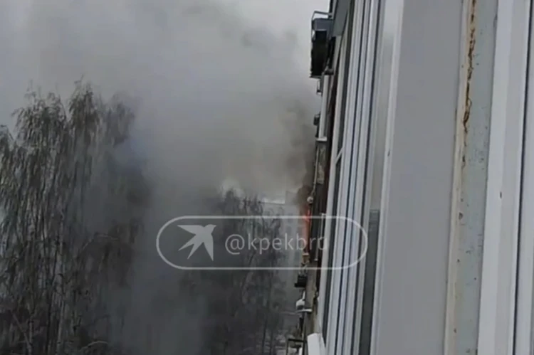 Жителей эвакуировали: в Екатеринбурге в квартире многоэтажки произошел взрыв