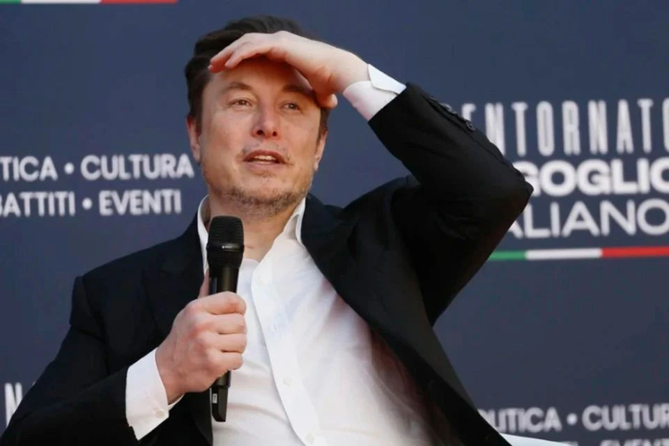 Самый богатый человек мира Илон Маск (состояние - $482,2 млрд) получит премию в триллион долларов.