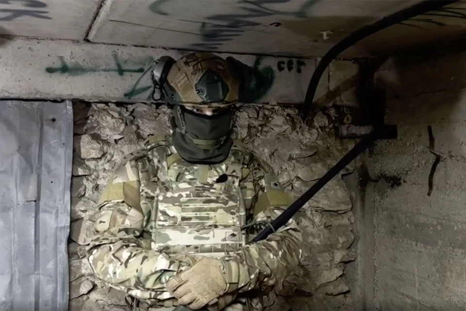 Командир штурмового отряда передает из Купянска о взятии комбината хлебобулочных изделий