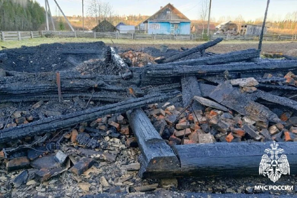 Дом сгорел вместе с людьми. МЧС
