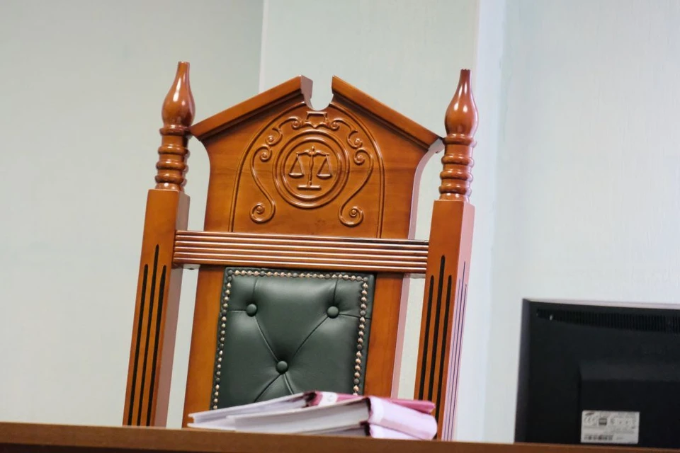 Мужчина пытался через посредников сдать экзамен на управление судном незаконно