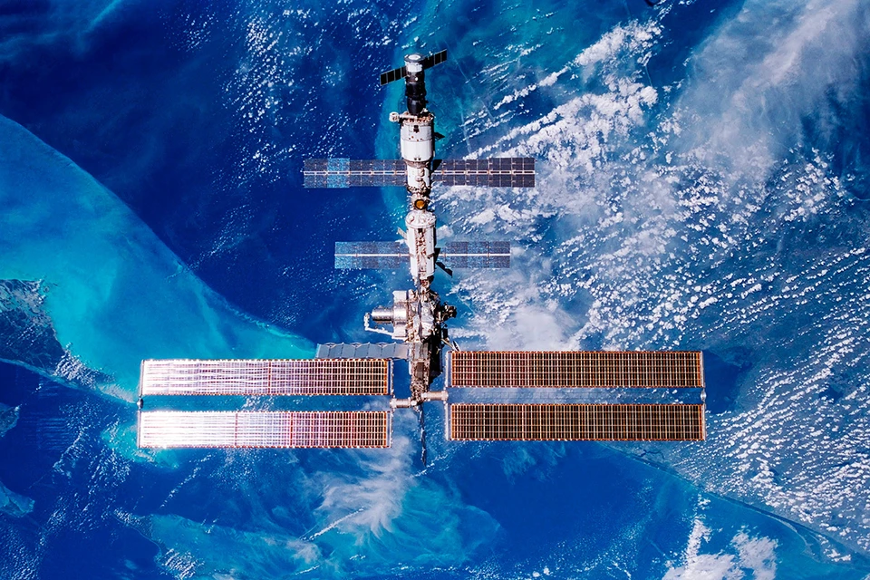 Дни Международной космической станции сочтены: Россия уходит с МКС в 2028 году, а в 2030 году запланирован управляемый сход с орбиты и затопление станции в Тихом океане. Фото: Artsiom P/Shutterstock/Fotodom