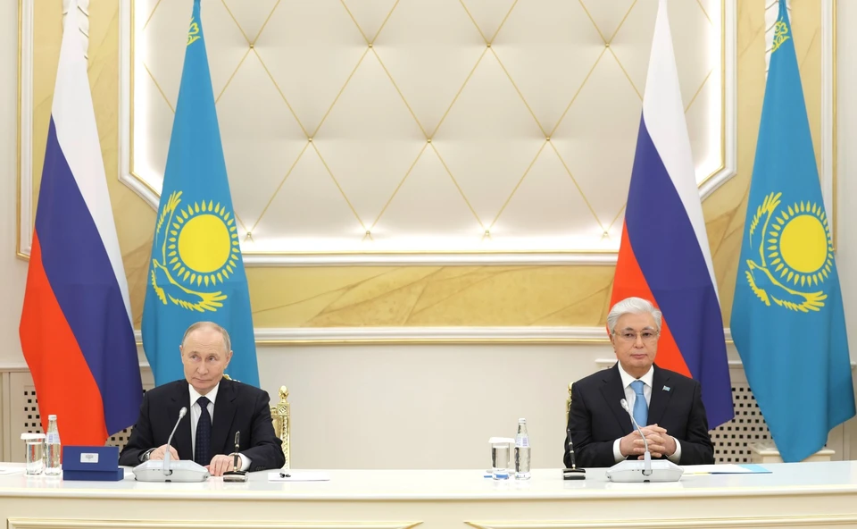 Президент России Владимир Путин и лидер Казахстана Касым-Жомарт Токаев