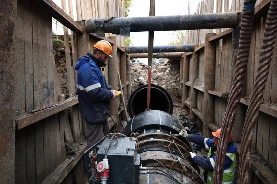 До конца года подрядчики должны завершить капитальный ремонт напорной канализации на улице 11-й Красной Армии