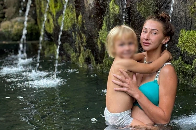 Выгнали из Таиланда и арестовали в России: Эрику Владыко, бросившую дочь в Бангкоке, задержали в аэропорту