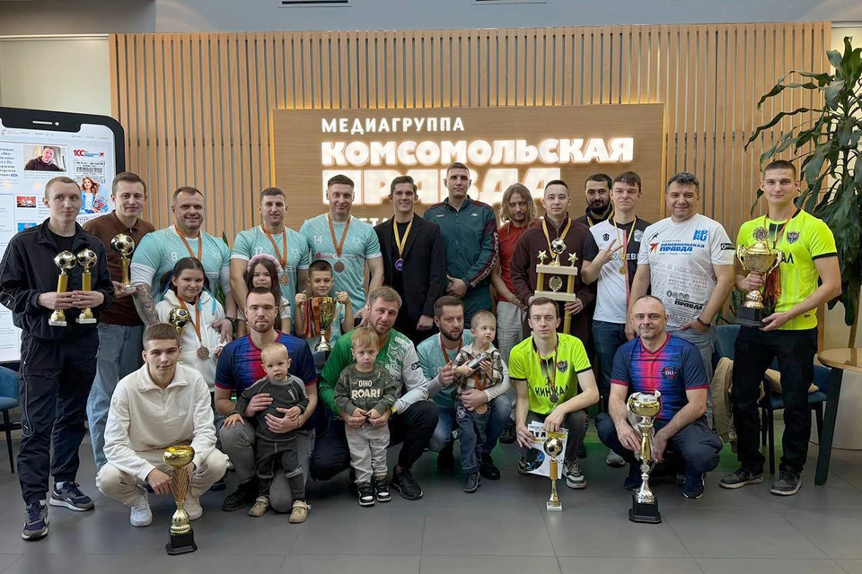 В редакции «КП» наградили лучшие команды Нашей Футбольной Лиги.